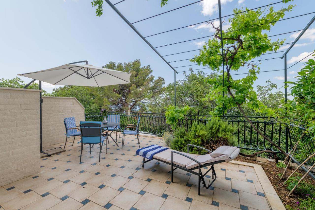 Apartmani Mirta Omiš Eksteriør billede