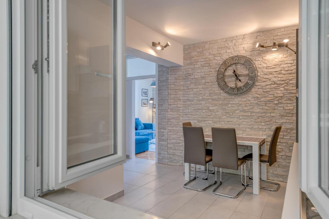 Apartmani Mirta Omiš Eksteriør billede