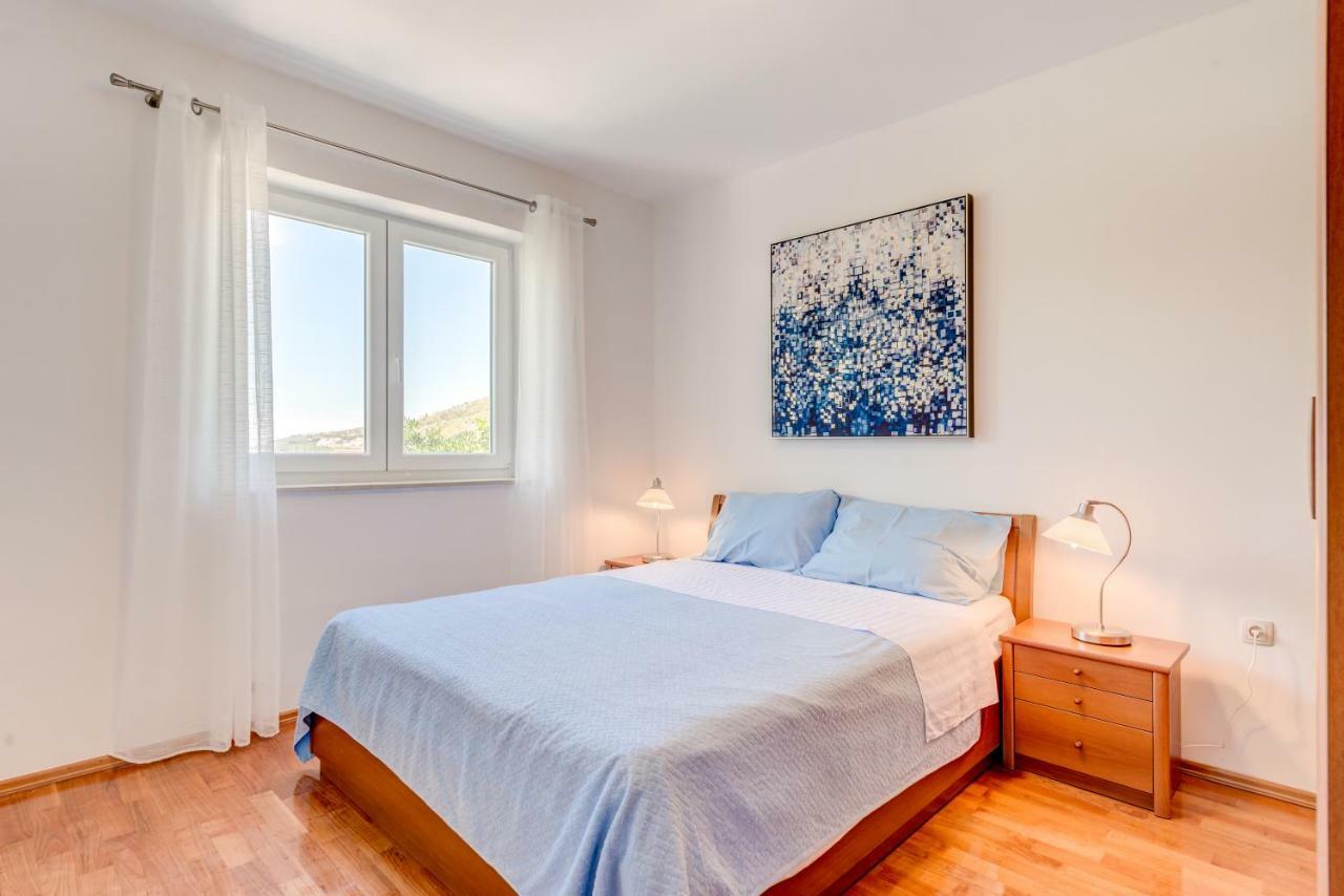 Apartmani Mirta Omiš Eksteriør billede
