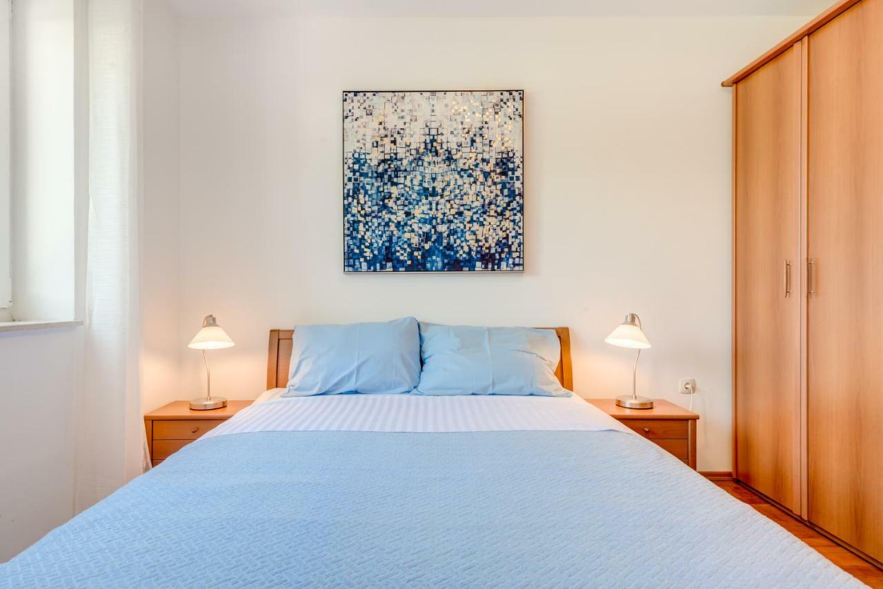 Apartmani Mirta Omiš Eksteriør billede