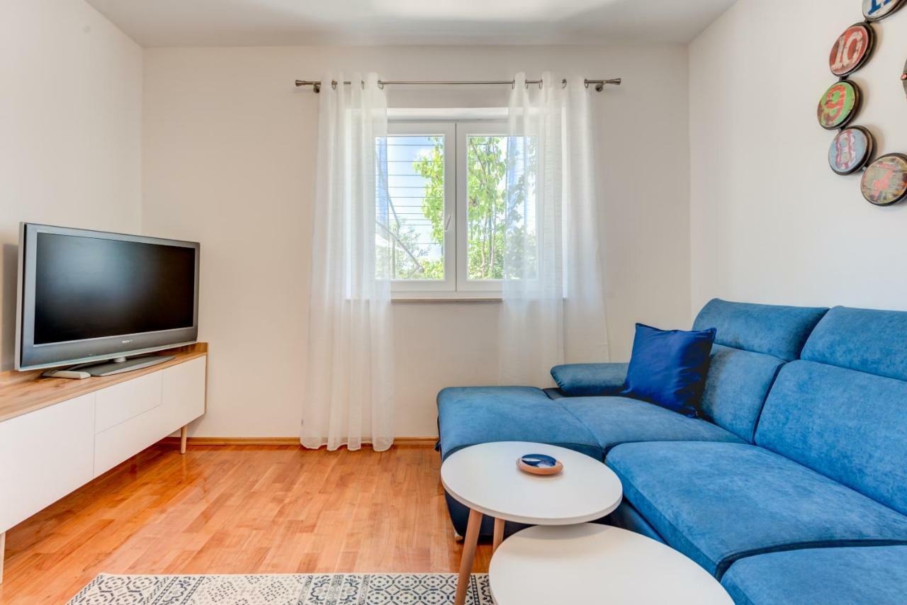 Apartmani Mirta Omiš Eksteriør billede