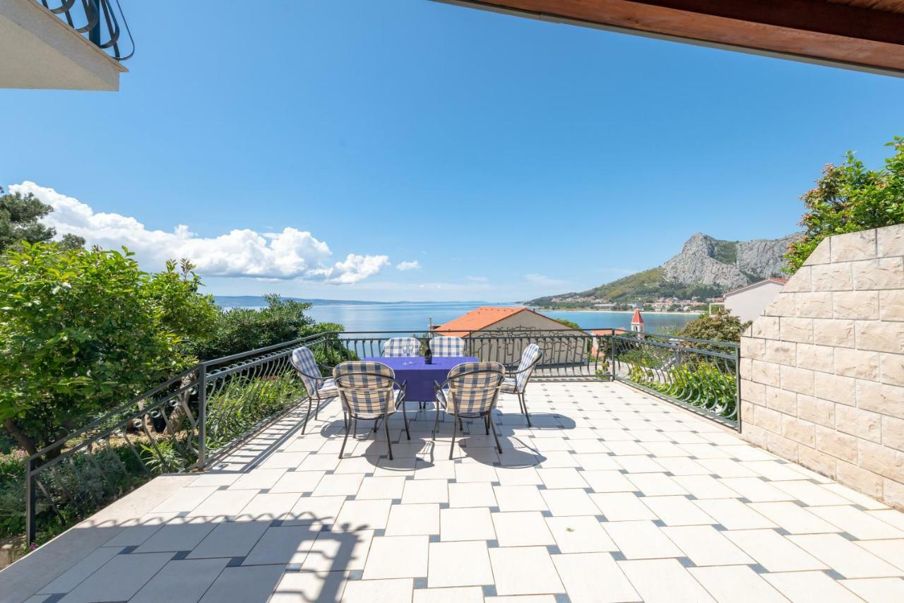 Apartmani Mirta Omiš Eksteriør billede