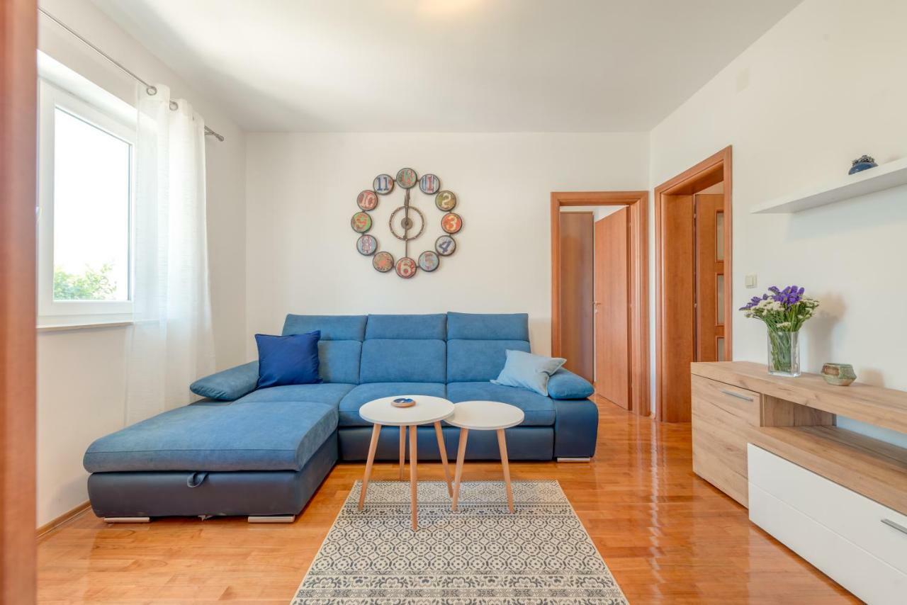 Apartmani Mirta Omiš Eksteriør billede